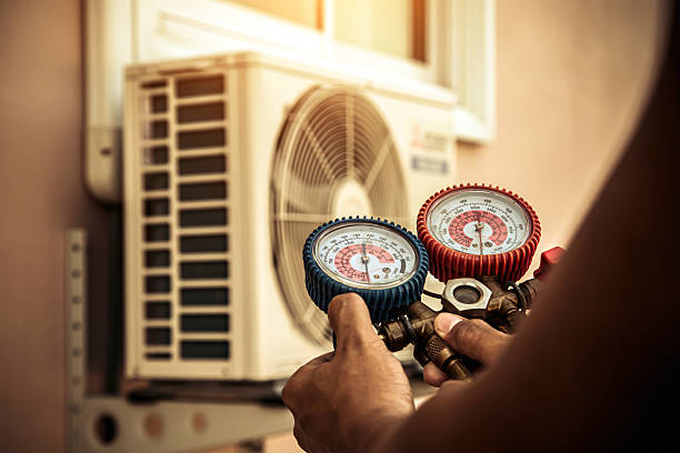 Professional Air Conditioning Service technician working in Eltopia, WA